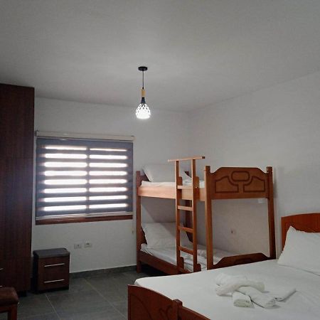Villa Besnik, Rooms For Rent Влёра Экстерьер фото