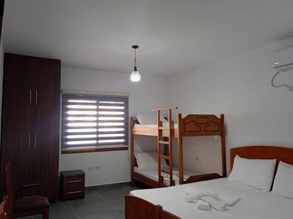 Villa Besnik, Rooms For Rent Влёра Экстерьер фото